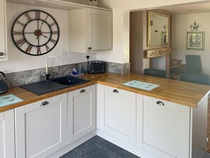 Dishwasher, freezer - Catcleugh Bridge View (Kielder, near Bellingham)