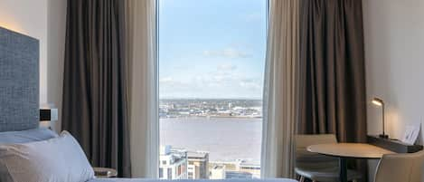 Innside Twin Room | Free minibar, in-room safe, blackout curtains, soundproofing