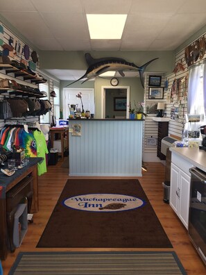 Interior entrance - Wachapreague Inn (Wachapreague)