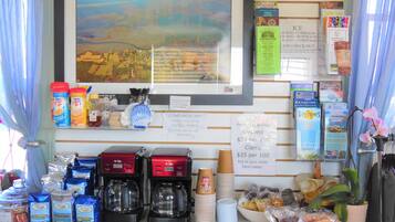 TĂ€gliches inbegriffenes FrĂŒhstĂŒck zum Mitnehmen