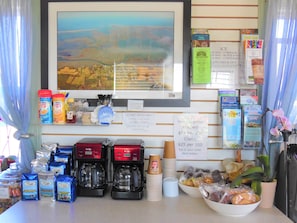 Free daily on-the-go breakfast - Wachapreague Inn (Wachapreague)