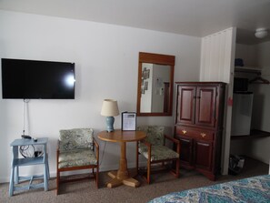 Rom – comfort, 1 queensize-seng, ikke-røyk | Individuelt dekorert, individuelt innredet og strykejern/-brett