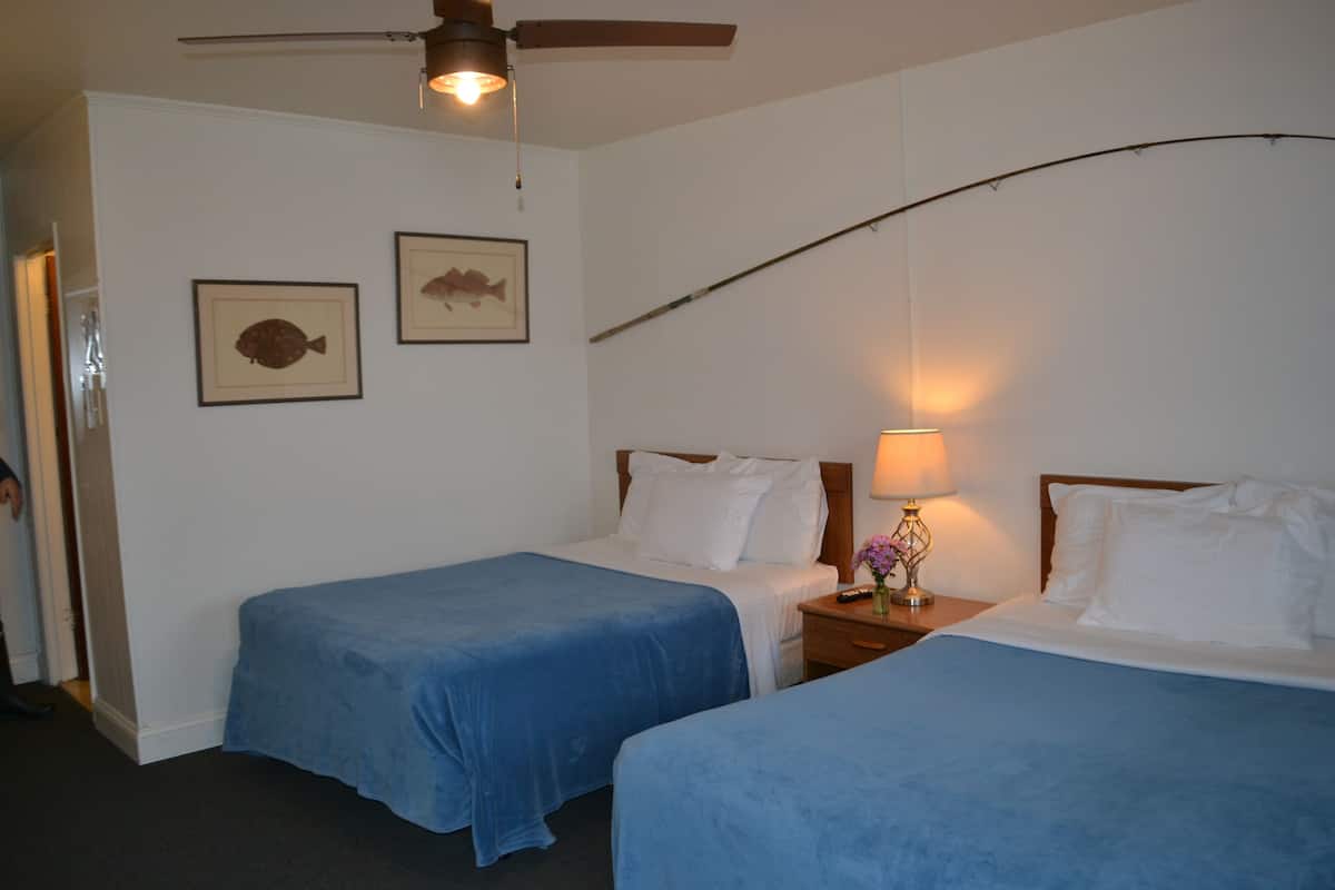 Phòng đôi Tiêu chuẩn, 2 giường đôi, không hút thuốc (Not Pet friendly) | Bàn ủi/dụng cụ ủi quần áo, truy cập Internet không dây miễn phí 