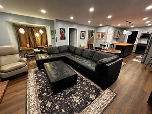 Smart TV, fireplace, books, music library