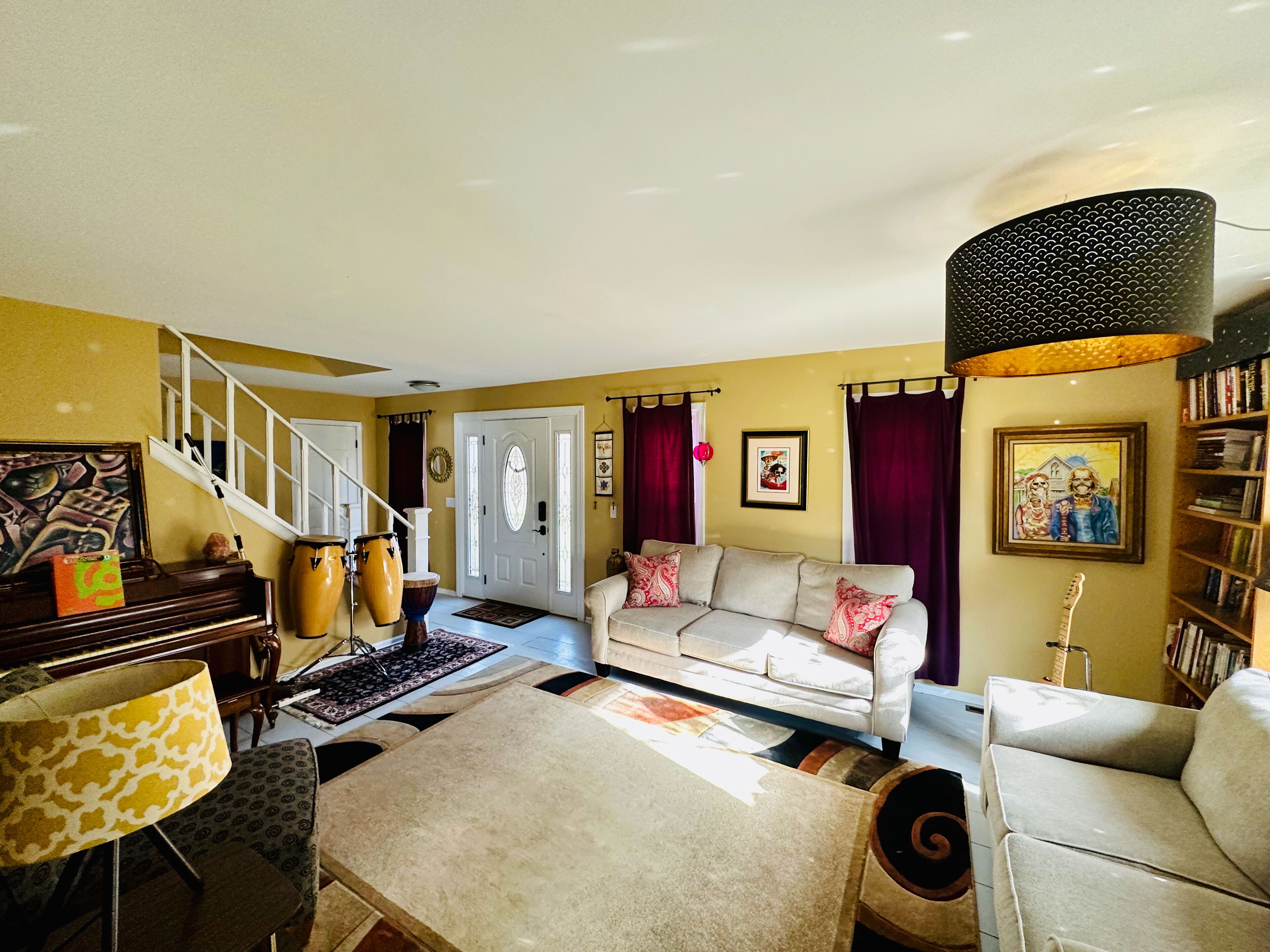 Smart TV, fireplace, books, music library