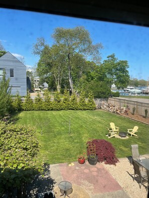Terrace/patio - Maritime Village House Walk or Bike to All (Greenport)