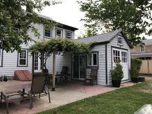 Terrace/patio - Maritime Village House Walk or Bike to All (Greenport)