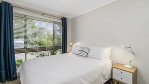 Unclassified image, 4 of 14, button - 35 Calwalla Crescent, Port Macquarie (Port Macquarie)