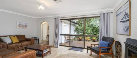 TV, fireplace, DVD player