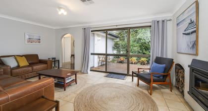 35 Calwalla - Pet Friendly House Near Shelly Beach