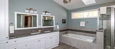 Bathtub, towels