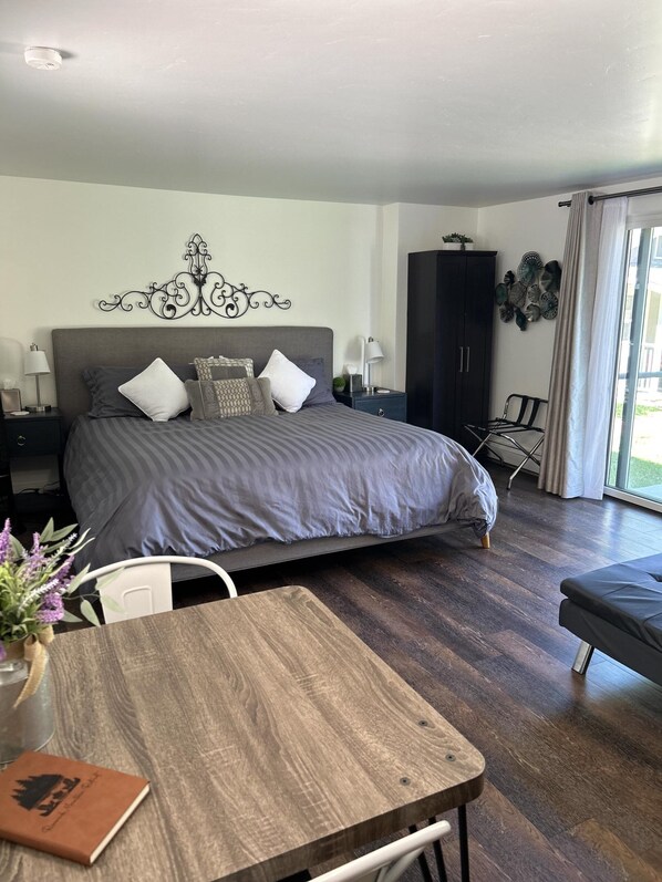 1 غرفة نوم ومكواة/لوح كي وواي فاي وملاءات أسرّة