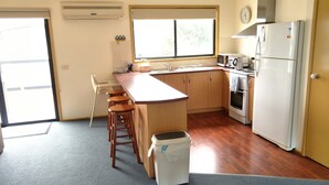 冰箱、微波炉、烤箱、炉灶