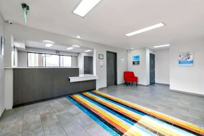 Lobby - Studio 6 Waco, TX - Downtown - Baylor (Waco)