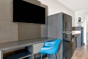 Free WiFi, bed sheets - Studio 6 Waco, TX - Downtown - Baylor (Waco)