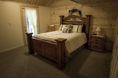 Lovely Apartment in the Woods with Hot Tub