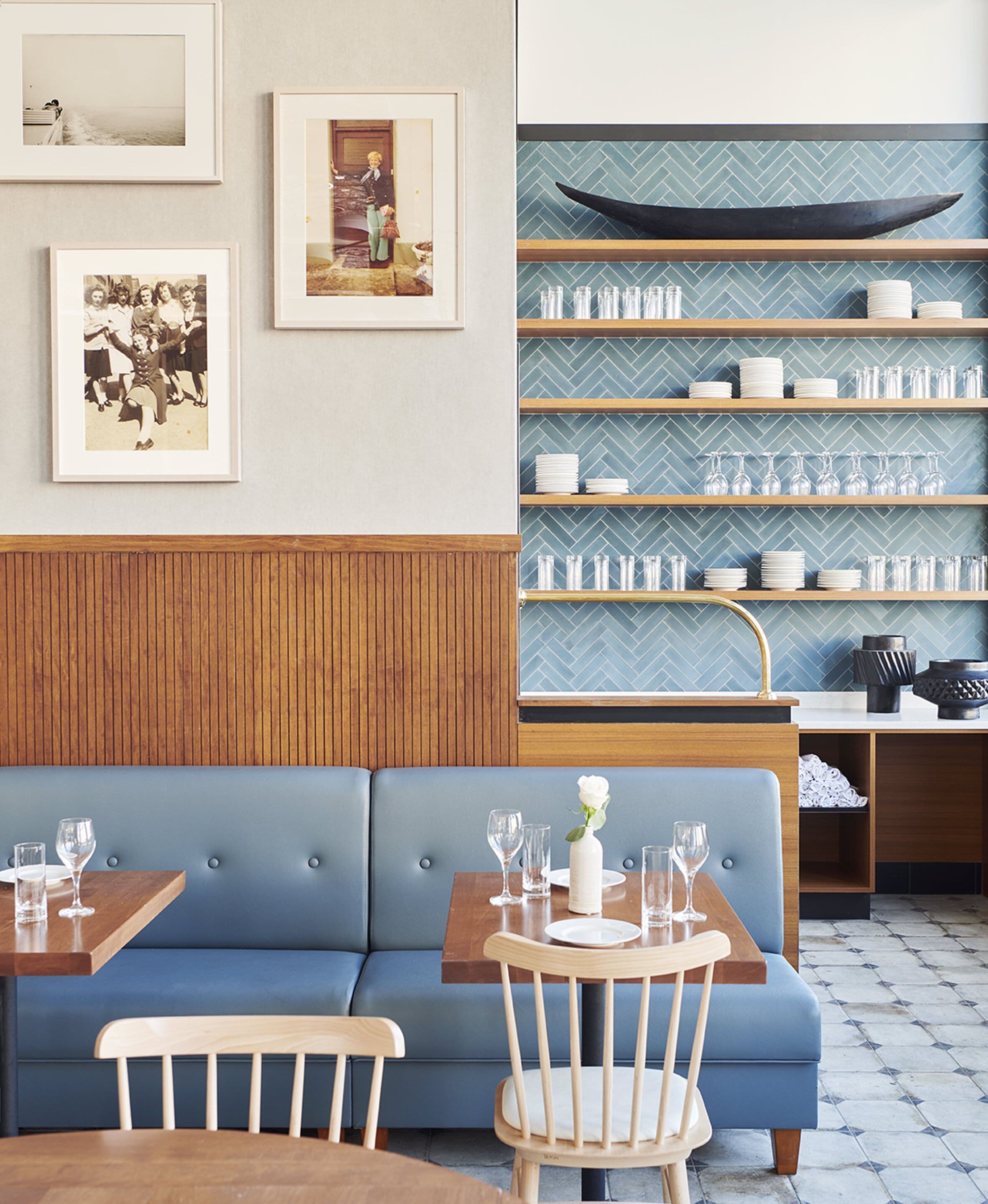 2 restaurants, breakfast, lunch, dinner served; american cuisine