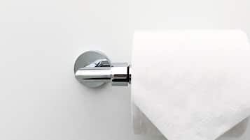 Bañera con ducha, cabezal de ducha tipo lluvia