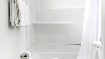 Ensemble douche/baignoire, douche à « effet pluie »