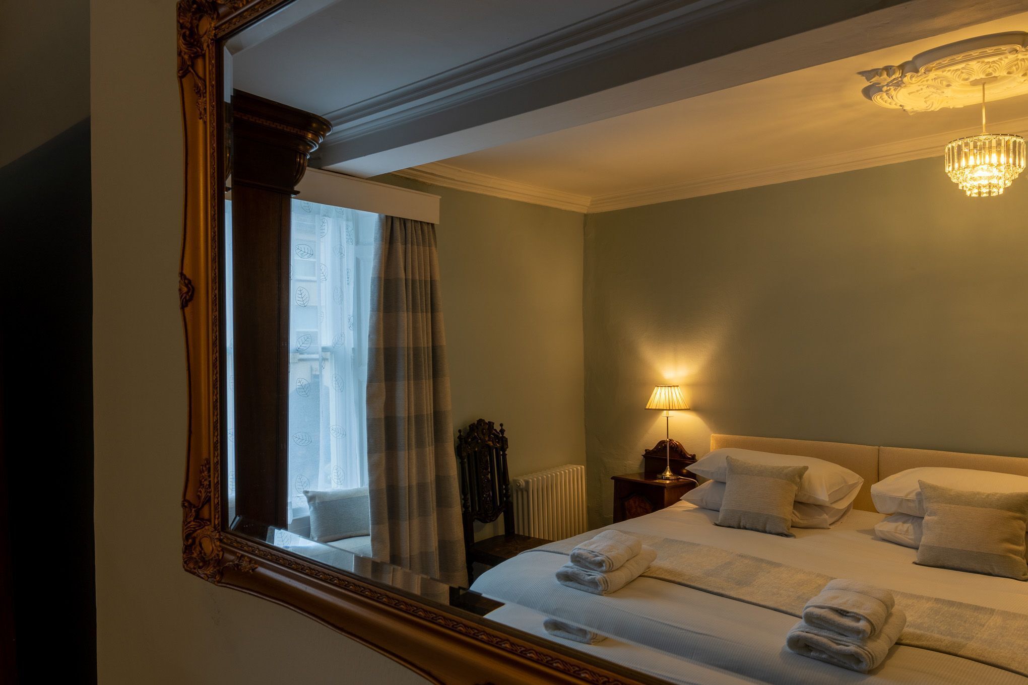 4 bedrooms, travel crib, WiFi, bed sheets