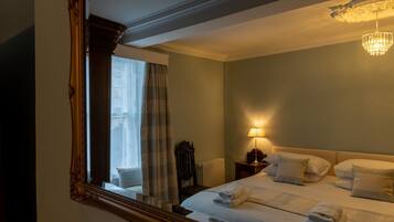 4 bedrooms, travel crib, WiFi, bed sheets