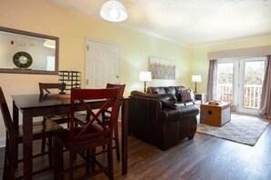 คอนโด, หลายเตียง, วิ วสนามกอล์ฟ (1203 Golf View Towers Bears Den) | 2 ห้องนอน, ผ้าปูที่นอน