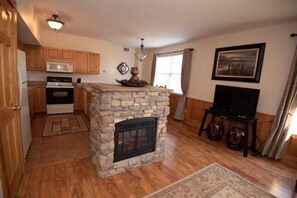 Condo, varias camas (3212 Golf View Hillcrest The Veranda ) | Cocina privada | Refrigerador, microondas, parrilla de estufa y lavavajillas 