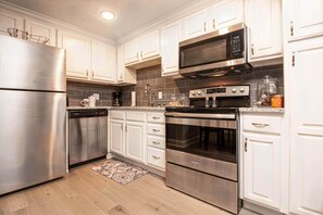 Condo, Multiple Beds, Golf View (1504 Golf View Towers Above It All) | Private kitchen