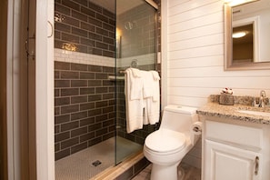 Huoneisto, useita sänkyjä, näköala golfkentälle (1504 Golf View Towers Above It All) | Kylpyhuone