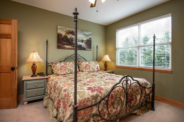 2 bedrooms, WiFi, bed sheets - 3209 Golf View Hillcrest Journey's End (Pigeon Forge)
