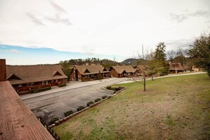 Condo, Multiple Beds, Golf View (3209 Golf View Hillcrest Journey's En) | Property grounds