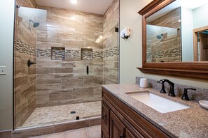 Bathroom - 3209 Golf View Hillcrest Journey's End (Pigeon Forge)