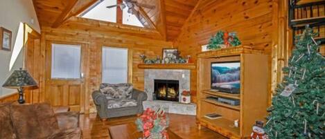 Cabin, Multiple Beds, Golf View (839A Golf View Cabins Rockin' Robin) | Living room