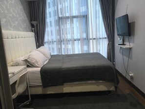 2 bedrooms, desk, iron/ironing board, free WiFi
