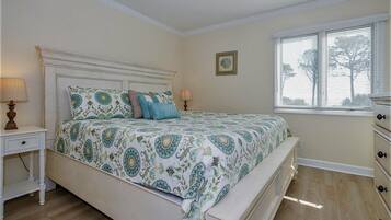 2 bedrooms, iron/ironing board, travel cot, free WiFi