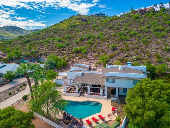 المنشأة من الخارج