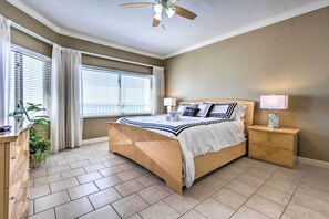 2 bedrooms, desk, iron/ironing board, Internet - Gulf Views & Pool Access: Coral Reef Resort Condo (Panama City Beach)