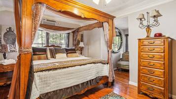 House, 4 Bedrooms | 4 bilik tidur, seterika/papan seterika, Wi-fi percuma, cadar katil