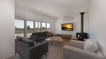 Deluxe-Haus, 6 Schlafzimmer | Wohnzimmer | Flachbildfernseher, Kamin