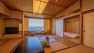 Neljän hengen superior-huone, tupakointi kielletty, merinäköala | Tallelokero huoneessa, ilmainen Wi-Fi, vuodevaatteet