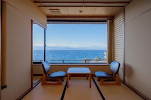 Caja de seguridad en la habitación, wifi gratis y ropa de cama