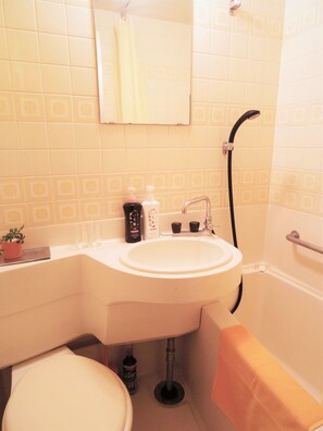 Apartment | Bathroom | Combined shower/bathtub, free toiletries, hair dryer, towels - Cozy Japanese Style Room (Tokyo)