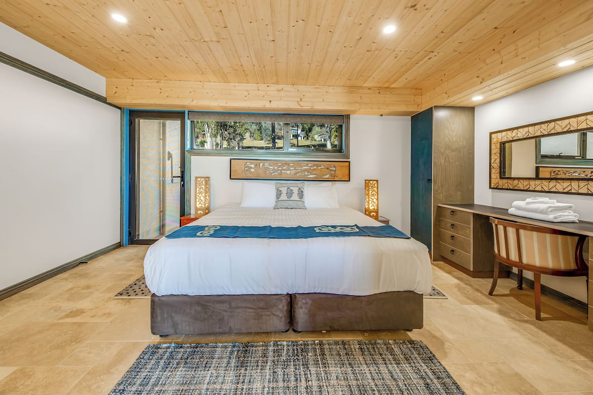 Design villa, 1 slaapkamer, uitzicht op bergen | 1 slaapkamer, pillowtop-bedden, een minibar, individueel gedecoreerd