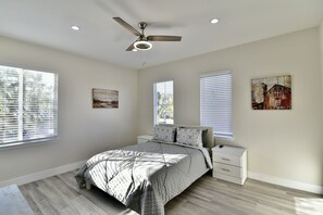 4 bedrooms, desk, iron/ironing board, travel cot