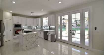 Großes modernes Haus 12 Minuten vom Strip entfernt