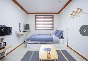 Studio (202)