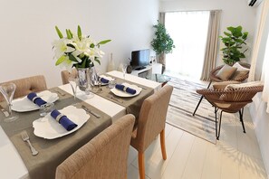 In-room dining - Pebliss Keyaki (Tokyo)