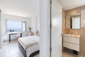 3 室のベッドルーム、アイロン / アイロン台、WiFi、ベッドシーツ