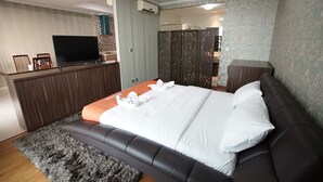 Apartment, 1 Bedroom | 1 bedroom - Apatel Ancol Mansion (Jakarta)