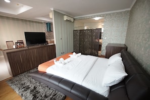 Apartment, 1 Bedroom | 1 bedroom - Apatel Ancol Mansion (Jakarta)